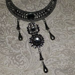 Statement necklace